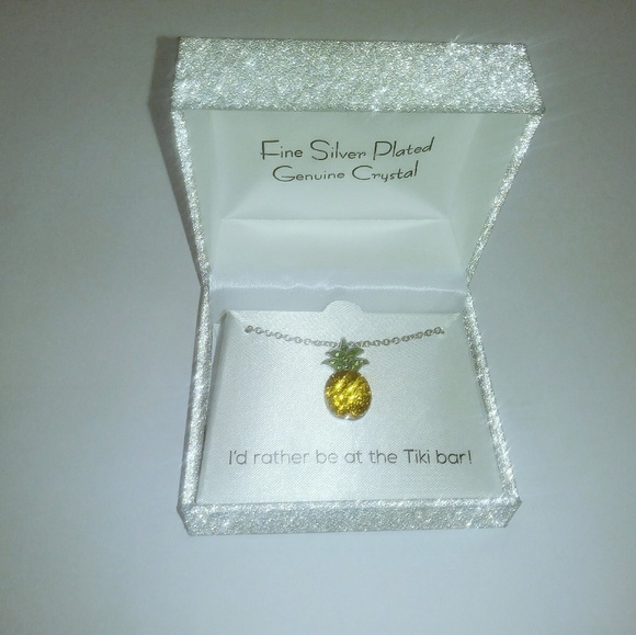 NWOT Pineapple Necklace - Picture 2 of 4
